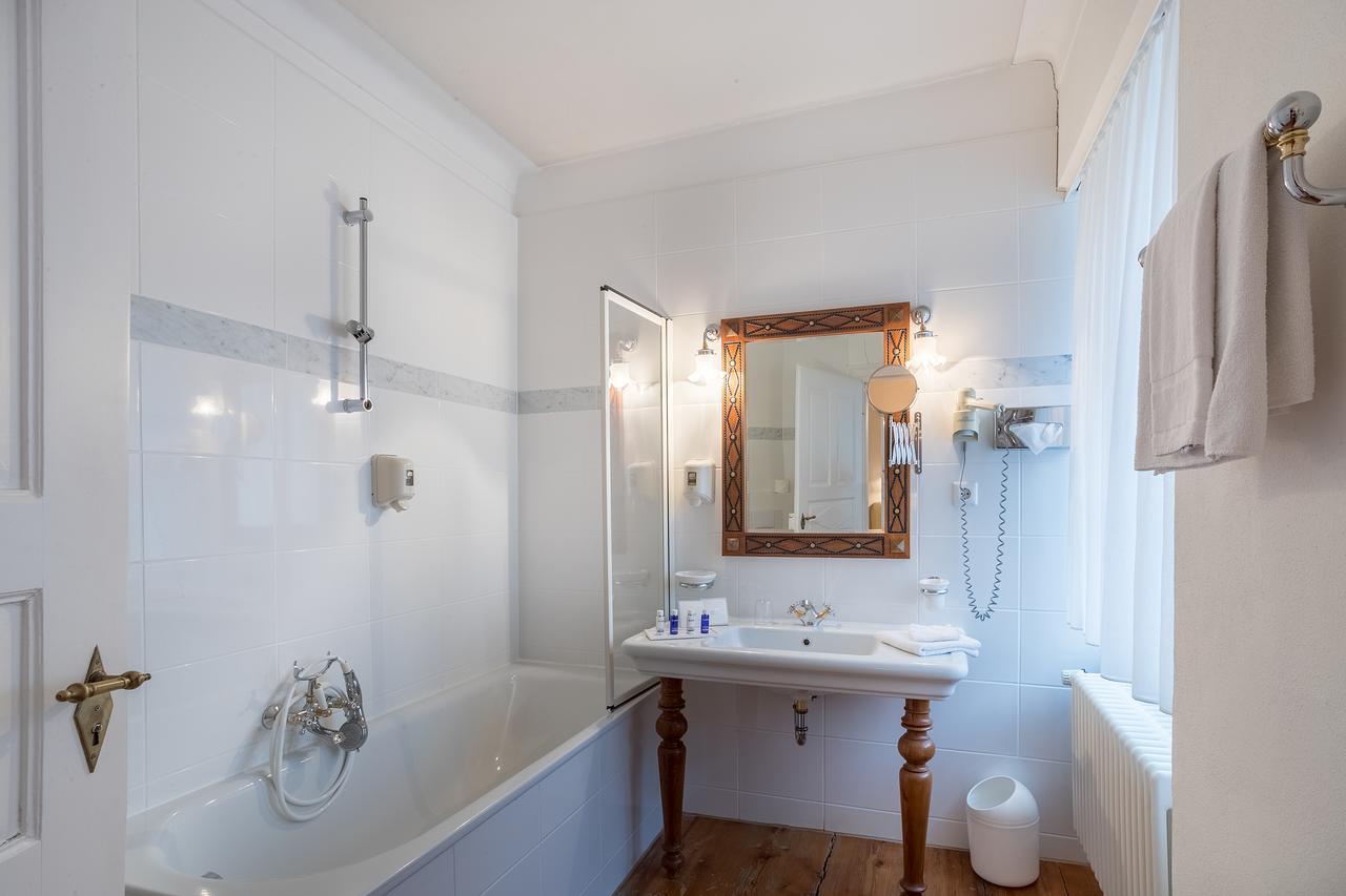 Schlosshotel Neckarbischofsheim Екстер'єр фото