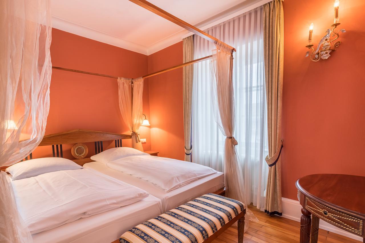 Schlosshotel Neckarbischofsheim Екстер'єр фото
