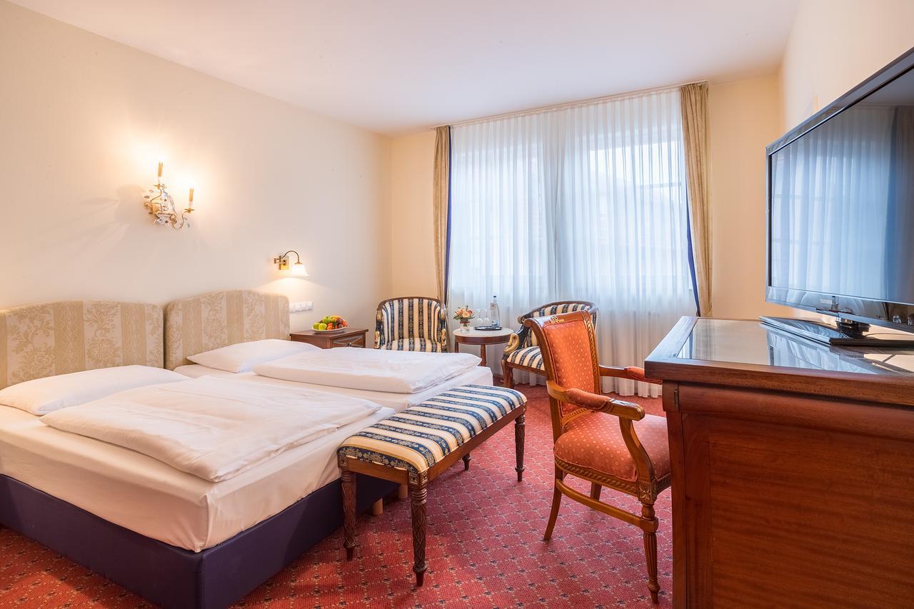 Schlosshotel Neckarbischofsheim Екстер'єр фото