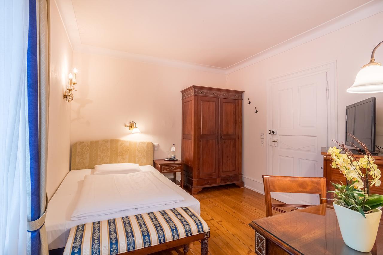Schlosshotel Neckarbischofsheim Екстер'єр фото